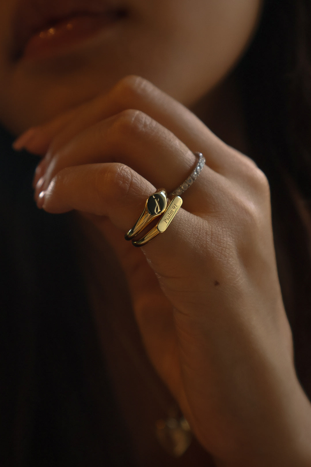 Solid Gold Eden Round Signet Ring