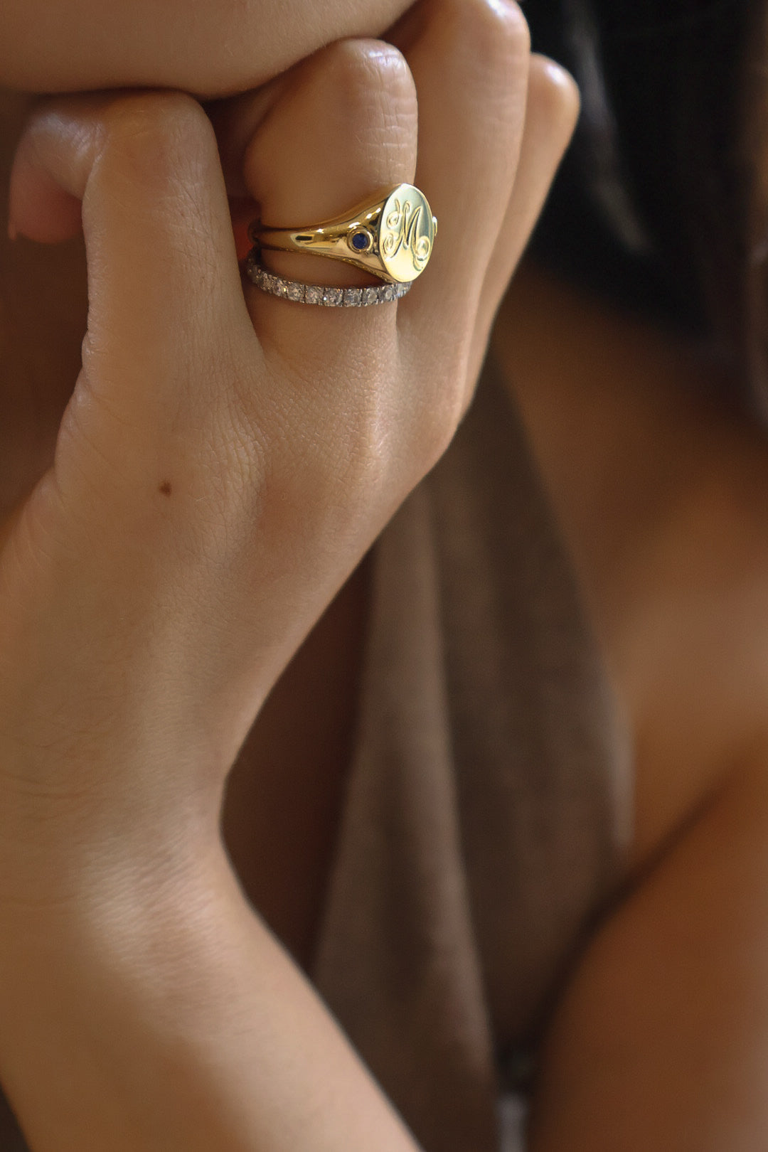 Lumière Oval Signet Ring