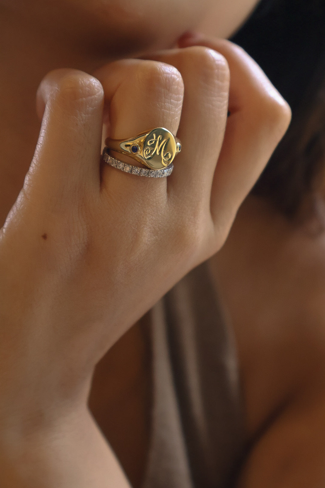Lumière Oval Signet Ring