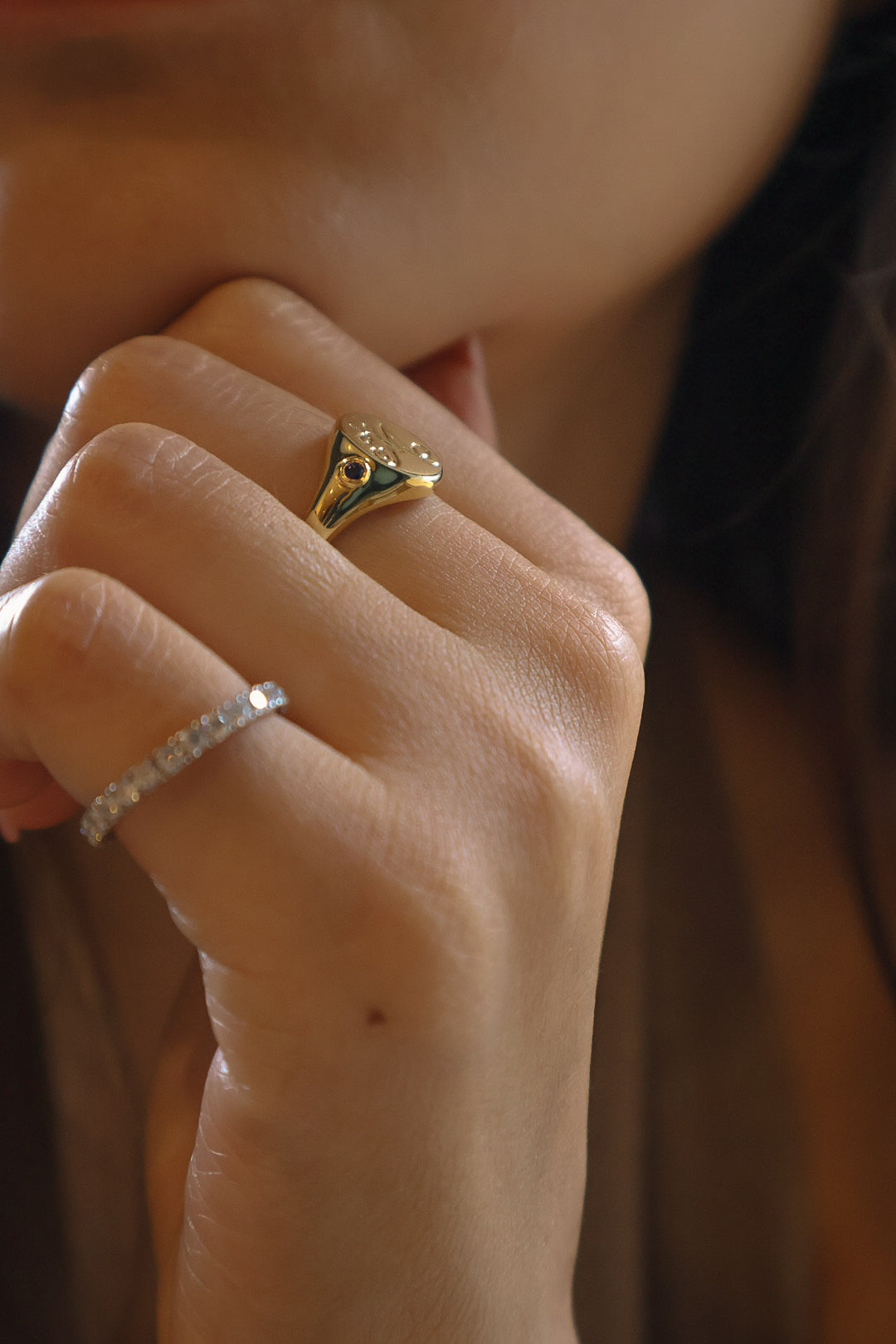 Lumière Oval Signet Ring