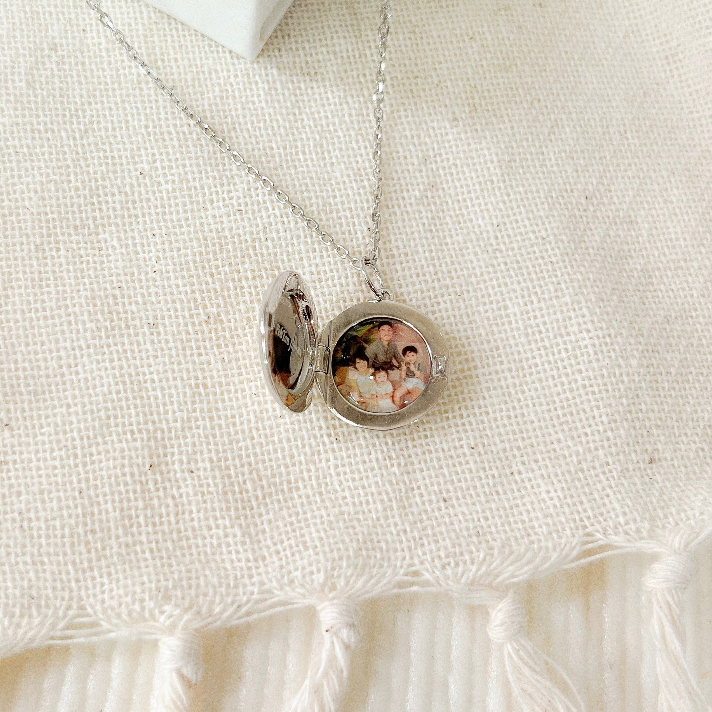 round locket