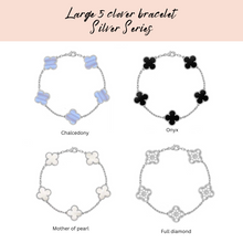 Load image into Gallery viewer, Large 5 clover bracelet [Preorder]
