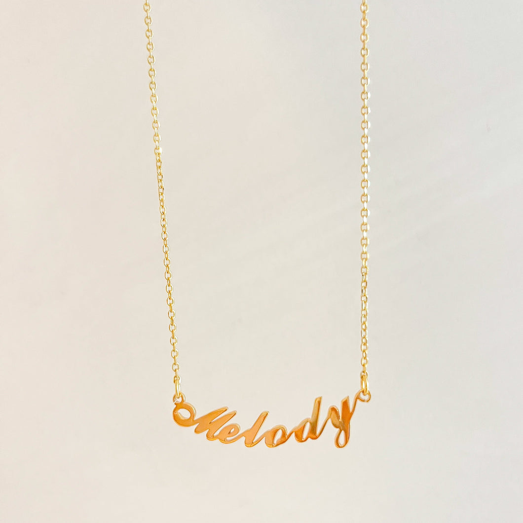 Curved name necklace
