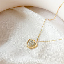 Load image into Gallery viewer, Birth Flower Locket
