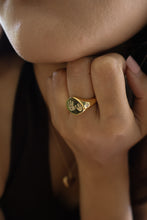 Load image into Gallery viewer, Keepsake Round Signet Ring
