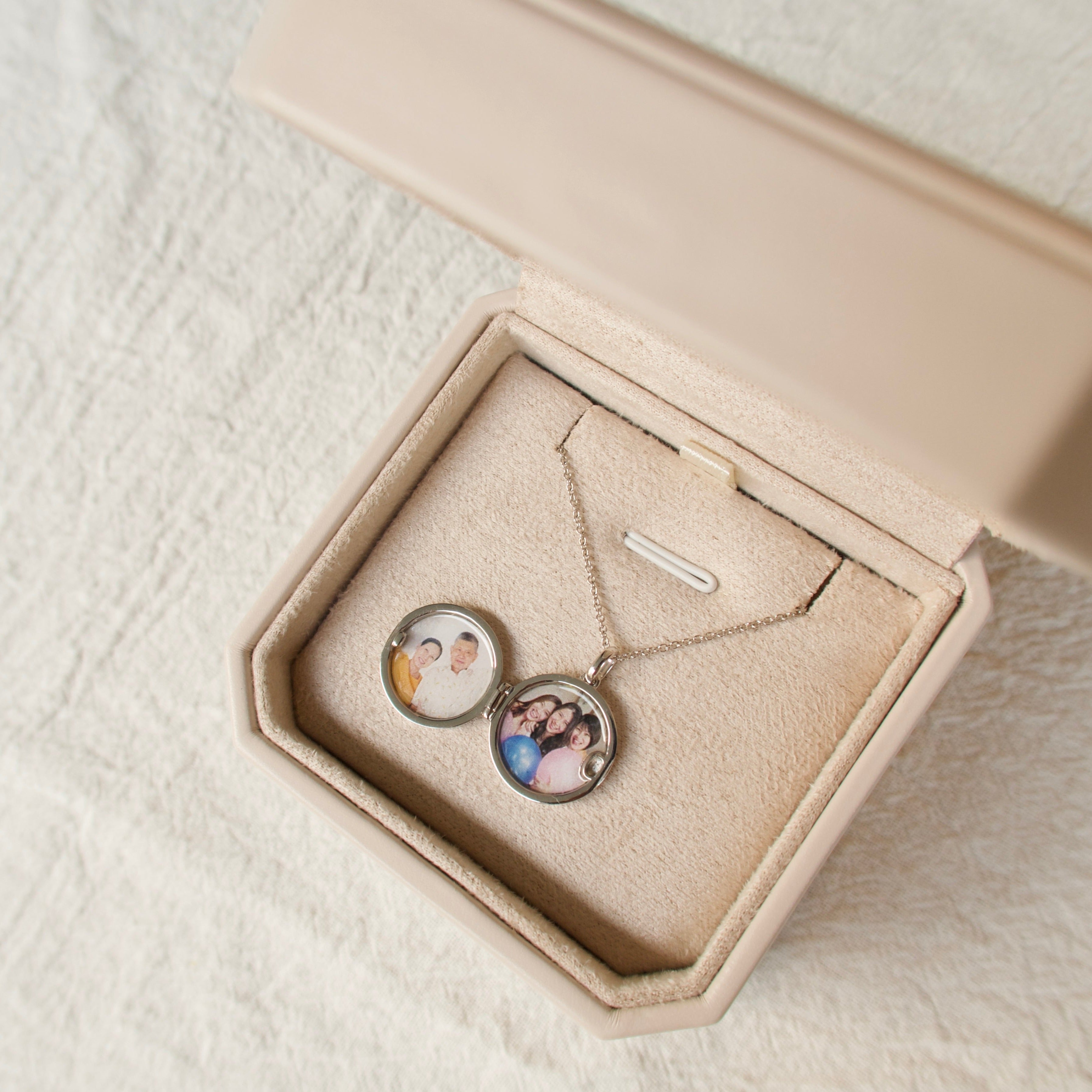Solid Gold Round Locket [2 photo + engraving]