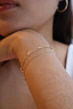 Load image into Gallery viewer, Sleek Curb Chain Bracelet - Gold filled
