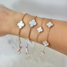 Load image into Gallery viewer, Small clover bracelet [Preorder]
