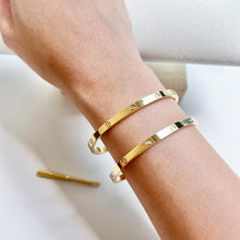 Load image into Gallery viewer, Slim Love Bracelet (with 4 diamonds)
