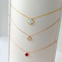 Load image into Gallery viewer, Small Clover necklace [Preorder]
