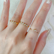 Load image into Gallery viewer, Luna Band Ring ( three stones )
