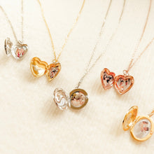 Load image into Gallery viewer, Birth Flower Locket
