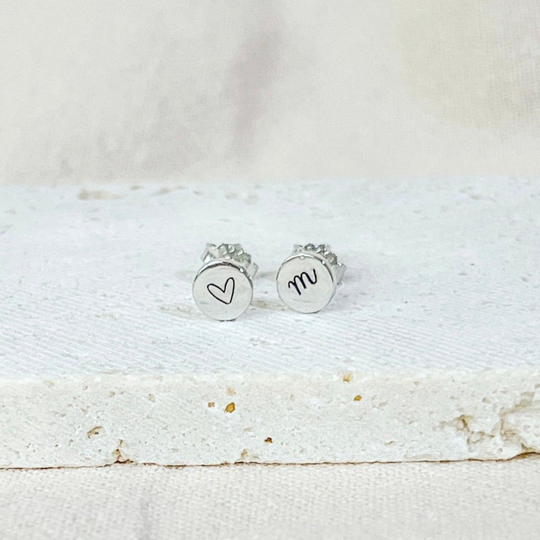 Tiny stud earrings (5mm)