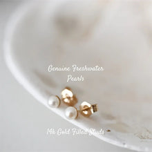 Load image into Gallery viewer, Gold filled Pearl studs [5mm]
