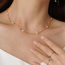 Load image into Gallery viewer, Gold filled Freshwater pearl chain
