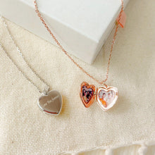 Load image into Gallery viewer, engravable locket necklace
