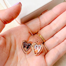Load image into Gallery viewer, Birth Flower Locket
