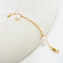 Load image into Gallery viewer, Gold filled Pearl drops Bracelet
