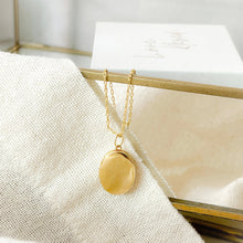 Load image into Gallery viewer, photo locket with engraving 
