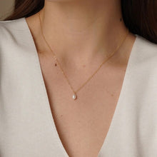 Load image into Gallery viewer, Gold filled Single pearl drop necklace
