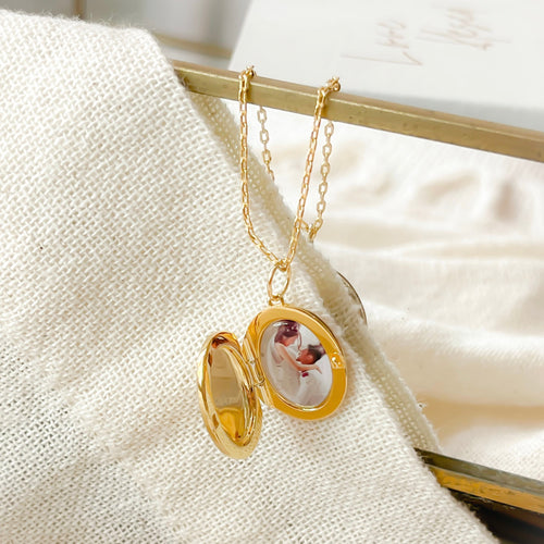 Chain with sales locket online shopping