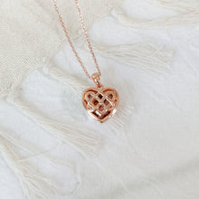 Load image into Gallery viewer, Heart locket 
