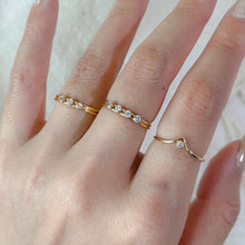 Load image into Gallery viewer, Luna Band Ring ( four stones )
