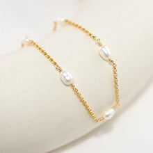 Load image into Gallery viewer, Gold filled Baroque Pearl Bracelet
