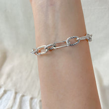 Load image into Gallery viewer, Heart Paper Clip Bracelet
