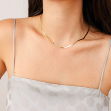 Load image into Gallery viewer, The Herringbone necklace

